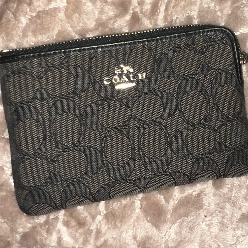 Coach Wristlet - black